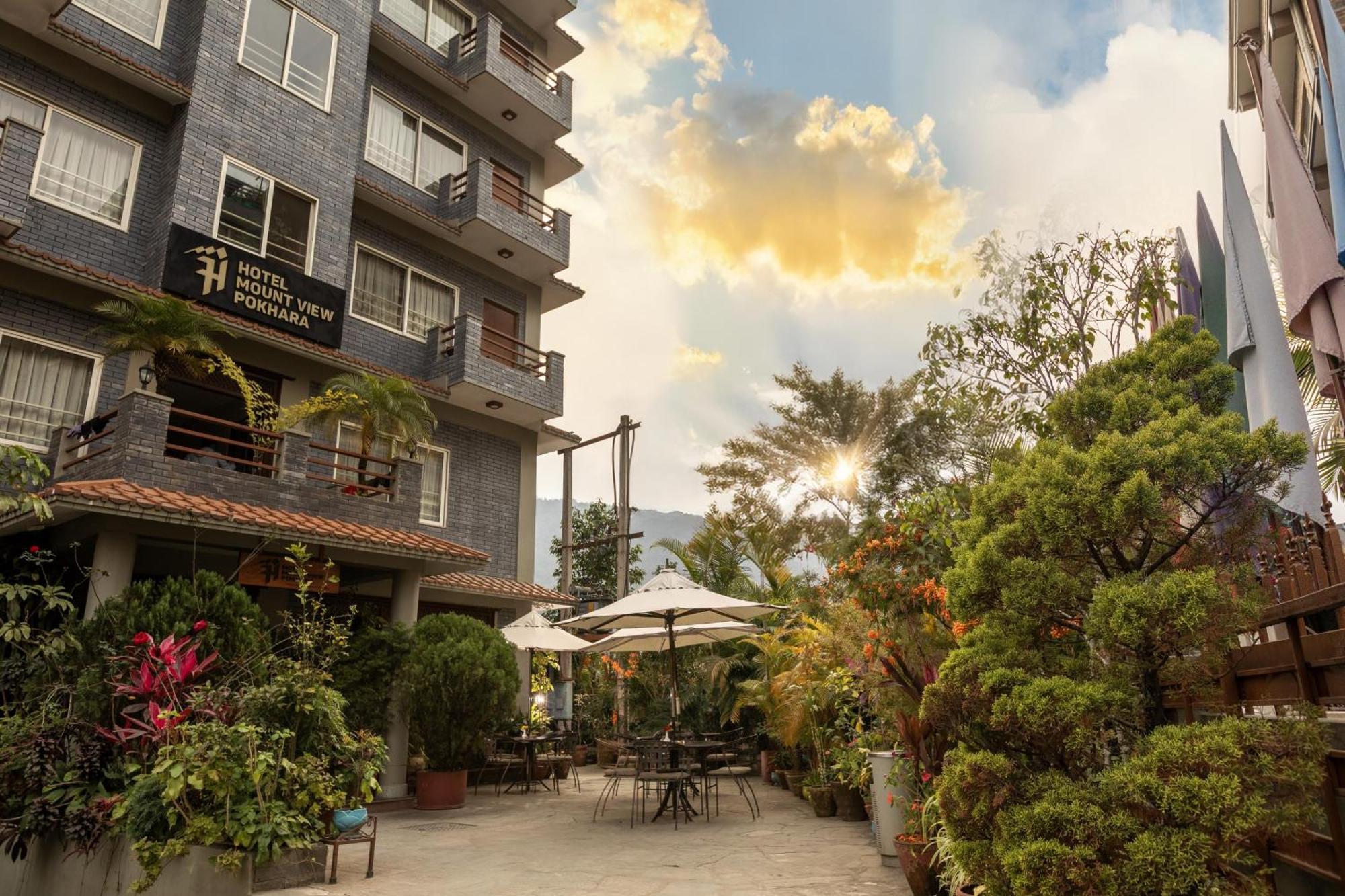 Mount View Pokhara Hotel Luaran gambar